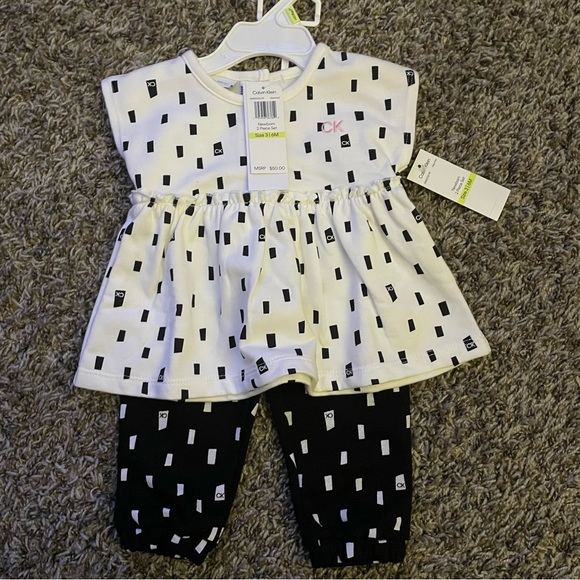 3-6m Calvin Klein outfit - Picture 1 of 2